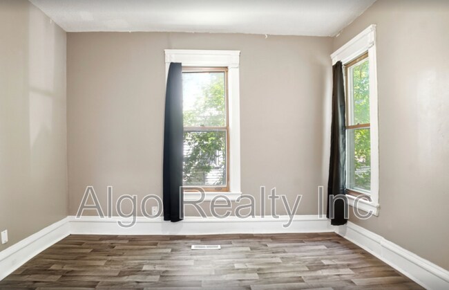 Building Photo - 2923 N Girard Ave