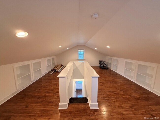 Building Photo - 35 East Ave