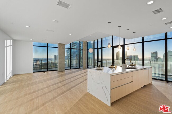 Building Photo - 675 Ninth Ave