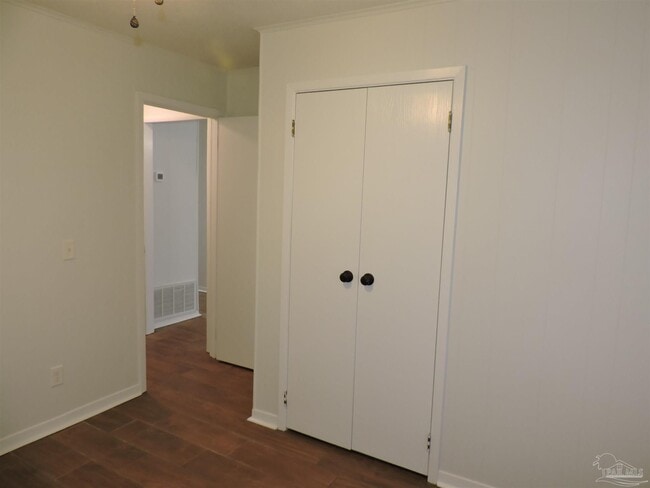 Building Photo - 5720 Fairway Dr