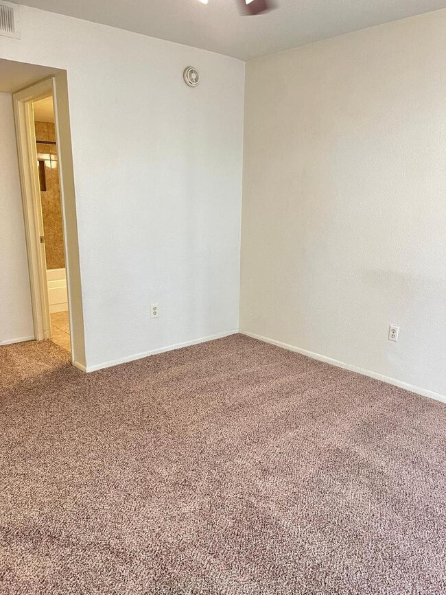 Building Photo - 3119 W Cochise Dr