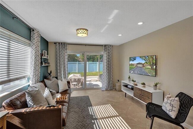 Building Photo - 9231 NW 17th St