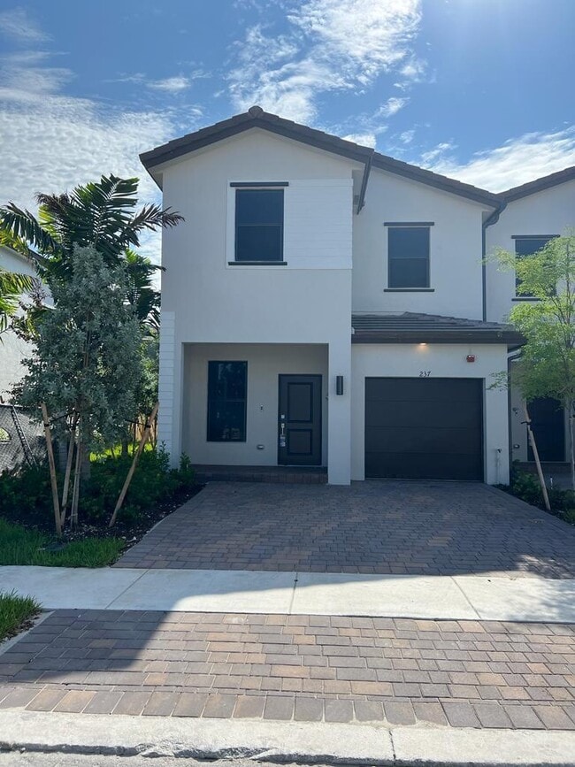 Building Photo - 237 SW 159th Way