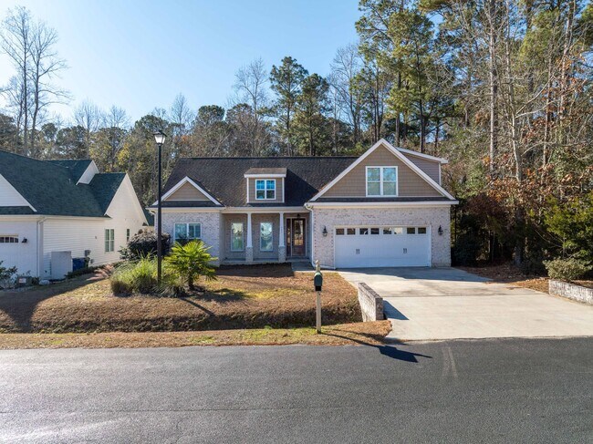 Building Photo - Fresh Paint, New Carpet & Custom Finishes in North Shore Country Club