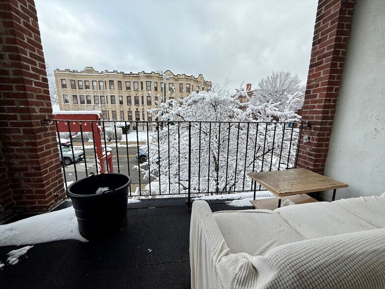 Building Photo - 209 Chestnut Hill Ave