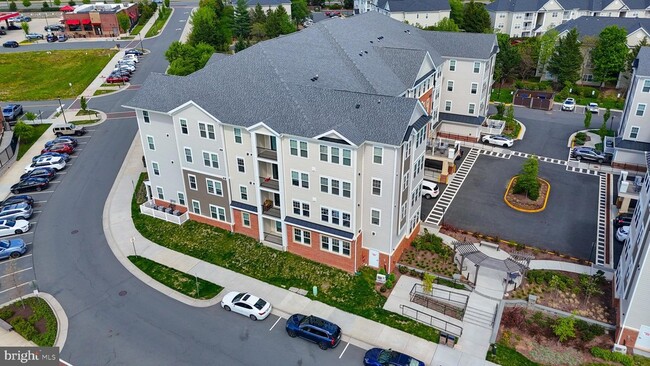 Building Photo - 700 Mount Airy Ter NE