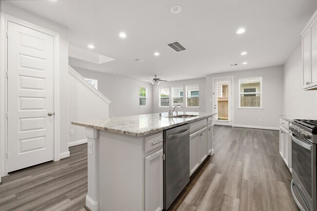 Building Photo - 9914 Brickhouse Dr