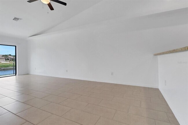 Building Photo - 3524 SW 17th Ave