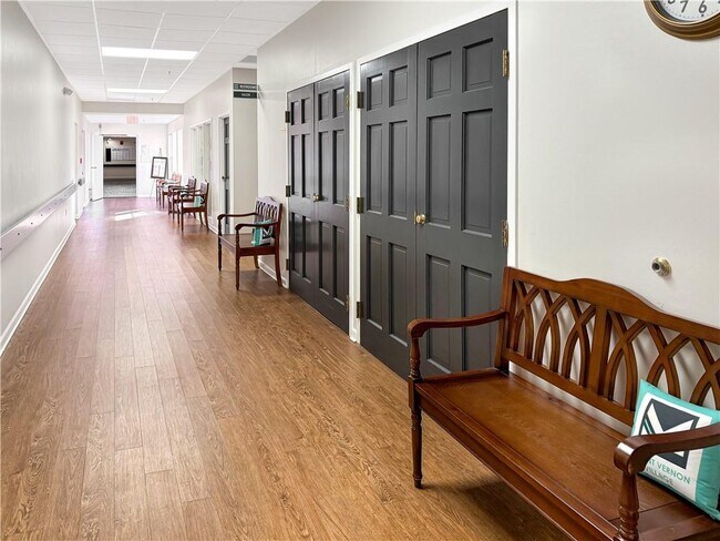 Building Photo - 475 Mount Vernon Hwy NE