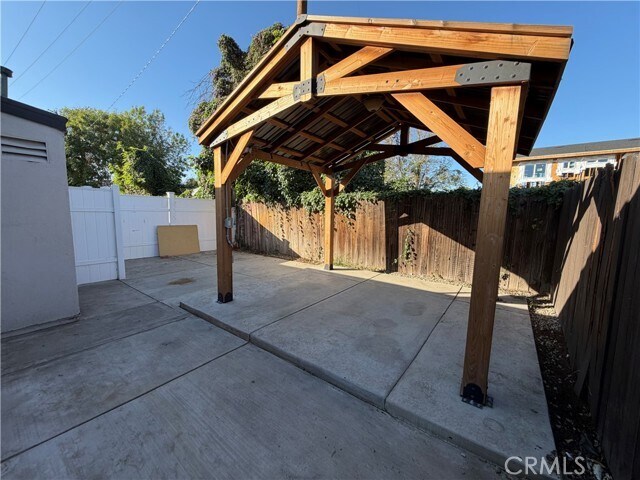 Building Photo - 455 Pear St