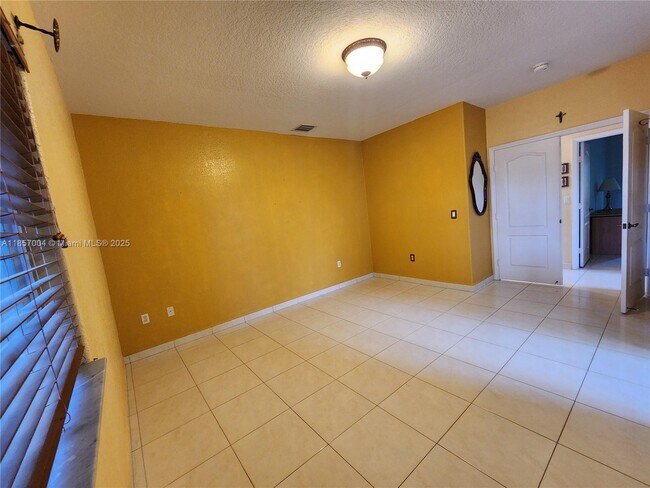 Building Photo - 16441 NW 89th Ct