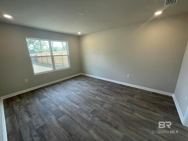 Building Photo - 205 Burnston Wy