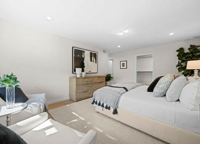 Building Photo - 266 S Madison Ave