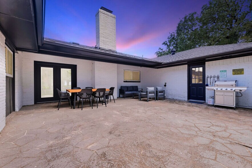 Building Photo - 3667 High Rd