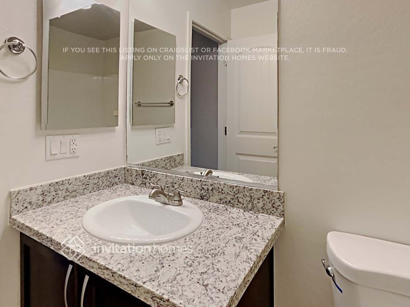 Building Photo - 1417 S Ponderosa Dr
