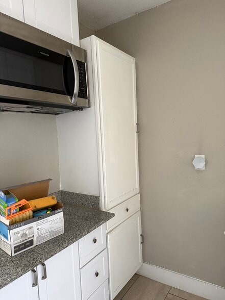 Building Photo - 4212 Las Lomas Ave