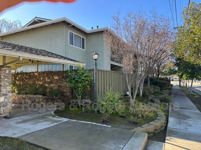 Building Photo - 3592 Payne Ave