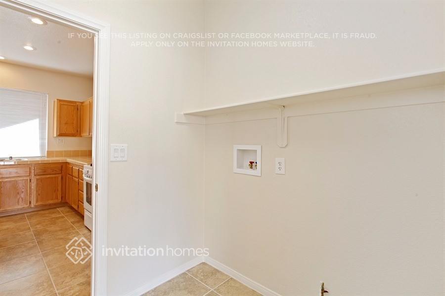 Building Photo - 2515 Wellworth Ave