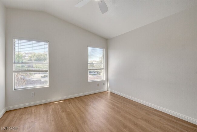 Building Photo - 1441 Iron Springs Dr