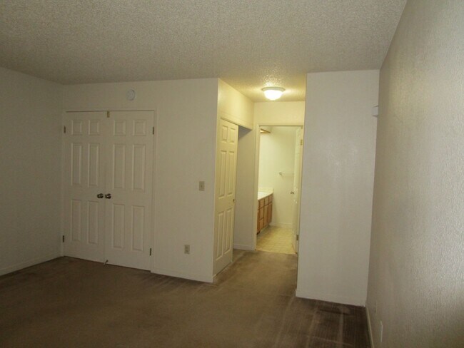 Building Photo - Beautifully Maintained Fairfield Home