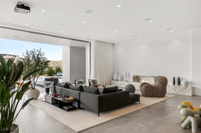 Building Photo - 14 Magic Stone Ln