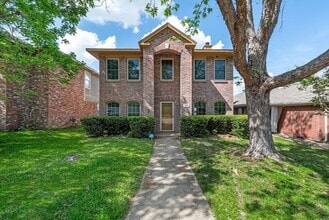 Building Photo - 220 High Pointe Ln