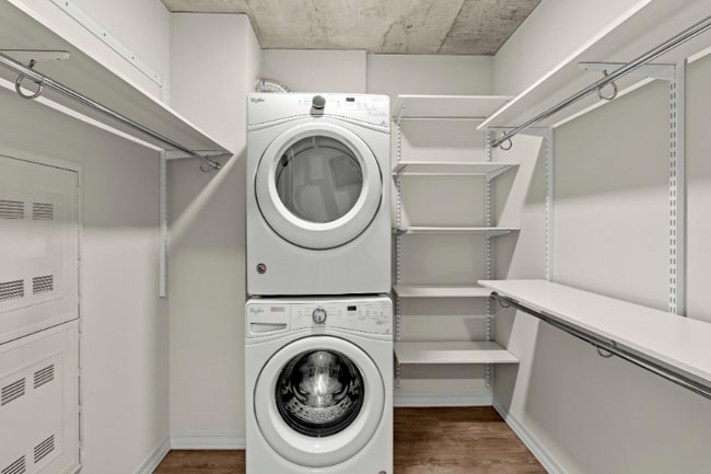 Building Photo - 145 W Huron St