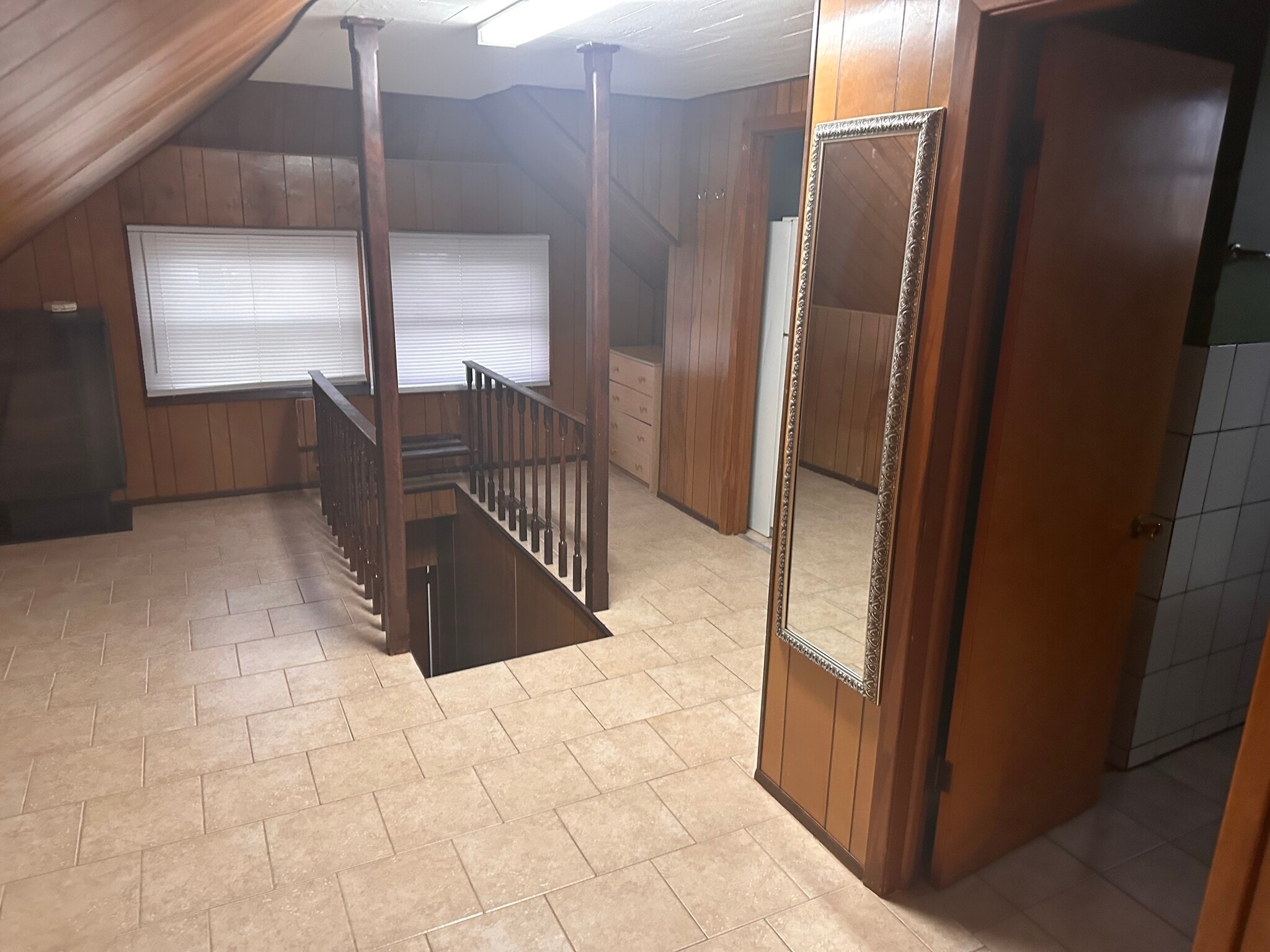 Building Photo - 5642 W Newport Ave