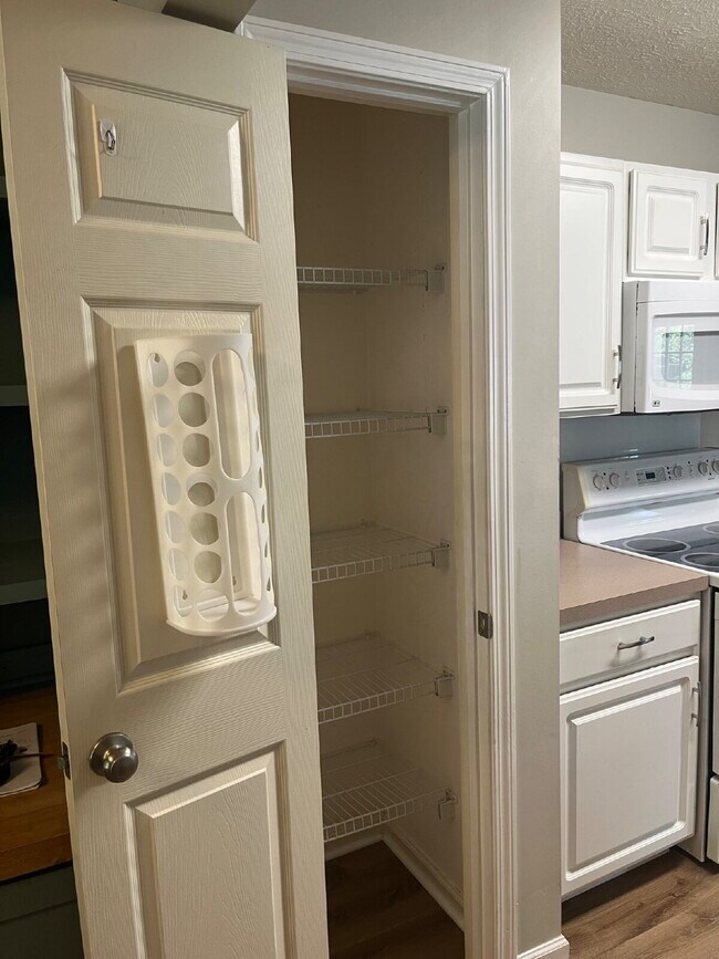 Building Photo - "Spacious 4-Bedroom Gem in Hermitage with 2.5 Baths and 1,824 Sq Ft of Comfort!"