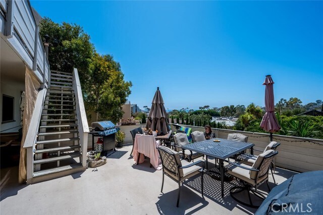 Building Photo - 350 Y Pl