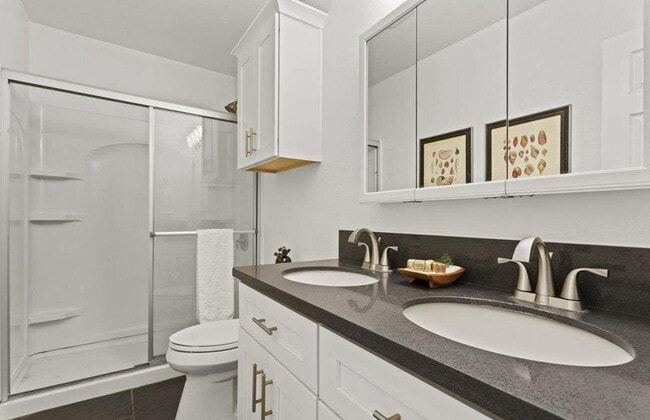Building Photo - Chic Oceanside Retreat: 1-Bedroom with Sce...