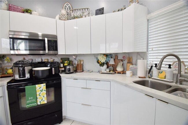 Building Photo - 24980 SW 127th Ct