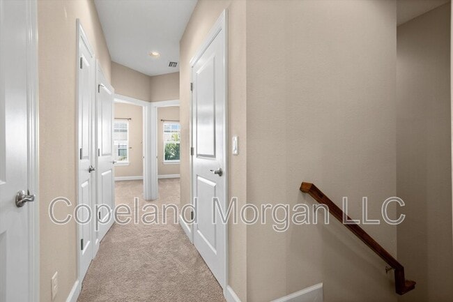 Building Photo - 5912 Anchorage Way S