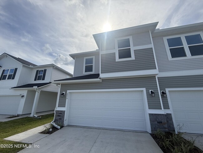 Building Photo - 6850 Rhapsody Rd