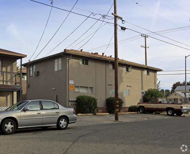 Primary Photo - Esther Apartments