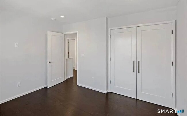 Building Photo - 24 Avery St