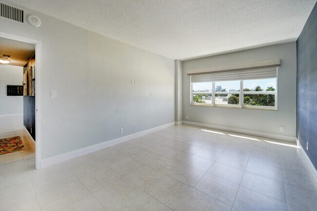 Building Photo - 2500 E Las Olas Blvd