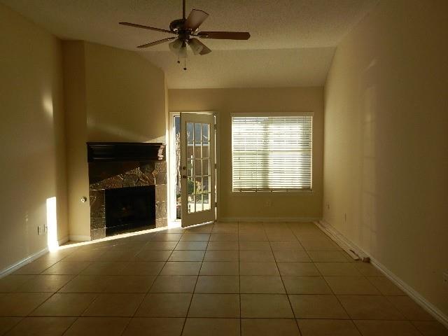 Building Photo - 722 Rolling Hills Dr