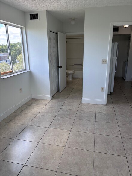 Building Photo - 15221 SW 80th St
