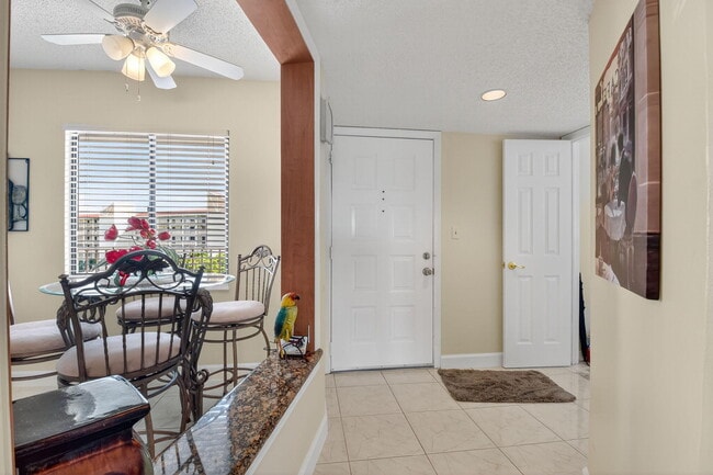 Building Photo - 14460 Strathmore Ln
