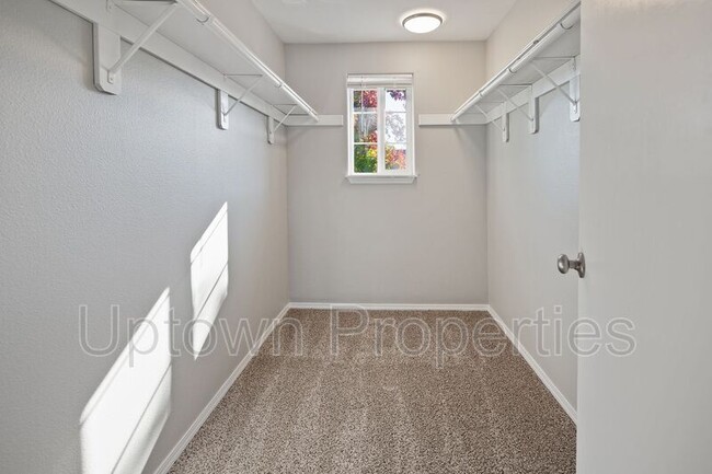 Building Photo - 978 SW 208th Pl
