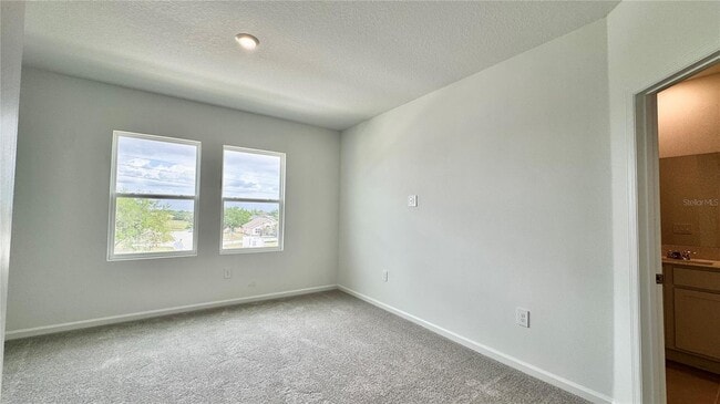 Building Photo - 325 Sol Vis Dr