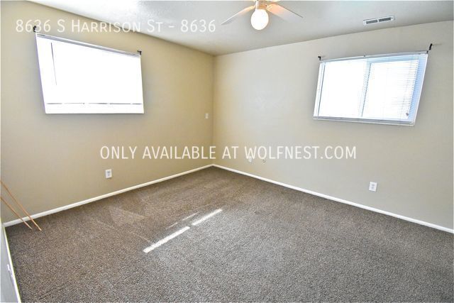 Building Photo - Adorable 2 Bed Sandy Condo! No Deposit Opt...