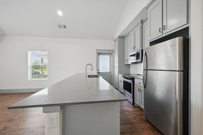 Building Photo - 3-Bedroom Haven for in Peaceful Denison