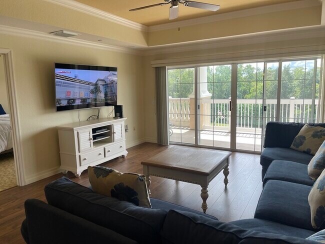 Building Photo - Golf Course View Condo