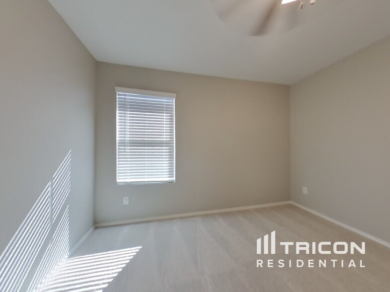 Building Photo - 11859 Mancos Trl