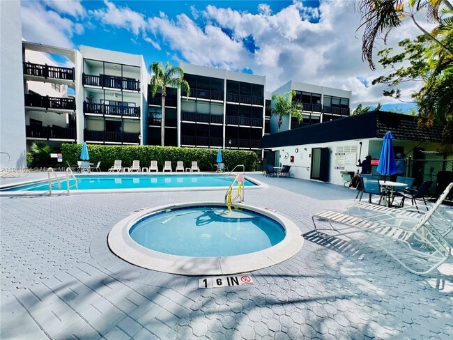 Building Photo - 1021 Mockingbird Ln