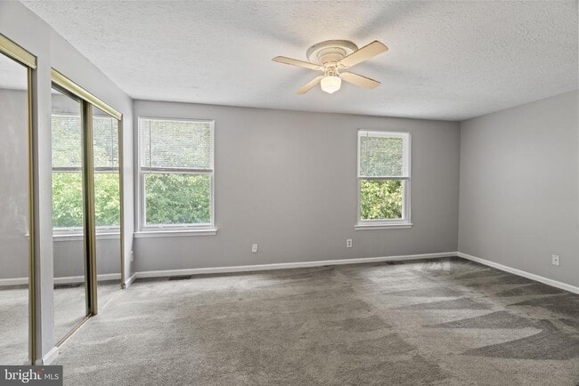Building Photo - 2502 Greenwood Dr