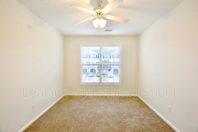 Building Photo - 1402 Hamlin Park Cir