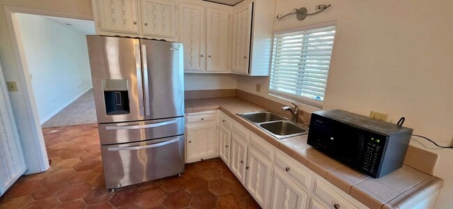 Building Photo - Great home with views of Sweetwater and Spring Valley mountains